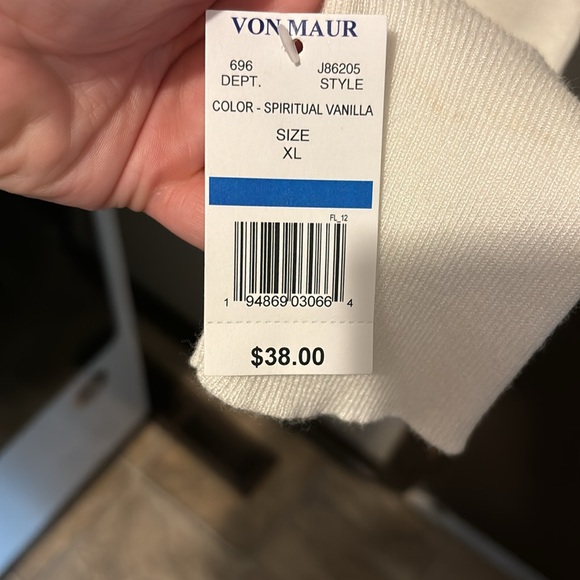 NWT White Long sleeve shirt - Picture 3 of 3